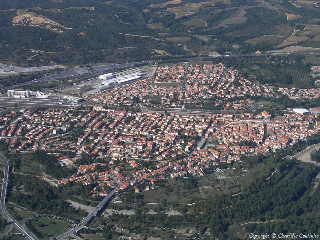 Appartement Centre Ville Du Boulou Pour 2 Adultes-2 Enfants- Check In 17H-21H--Juillet-Aout Reservation De 7 Jours Mini Le Boulou Bagian luar foto